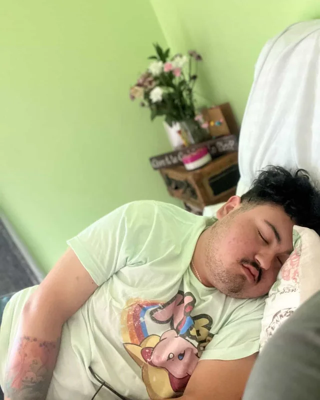 Jose resting before beginning coaching with Zeke